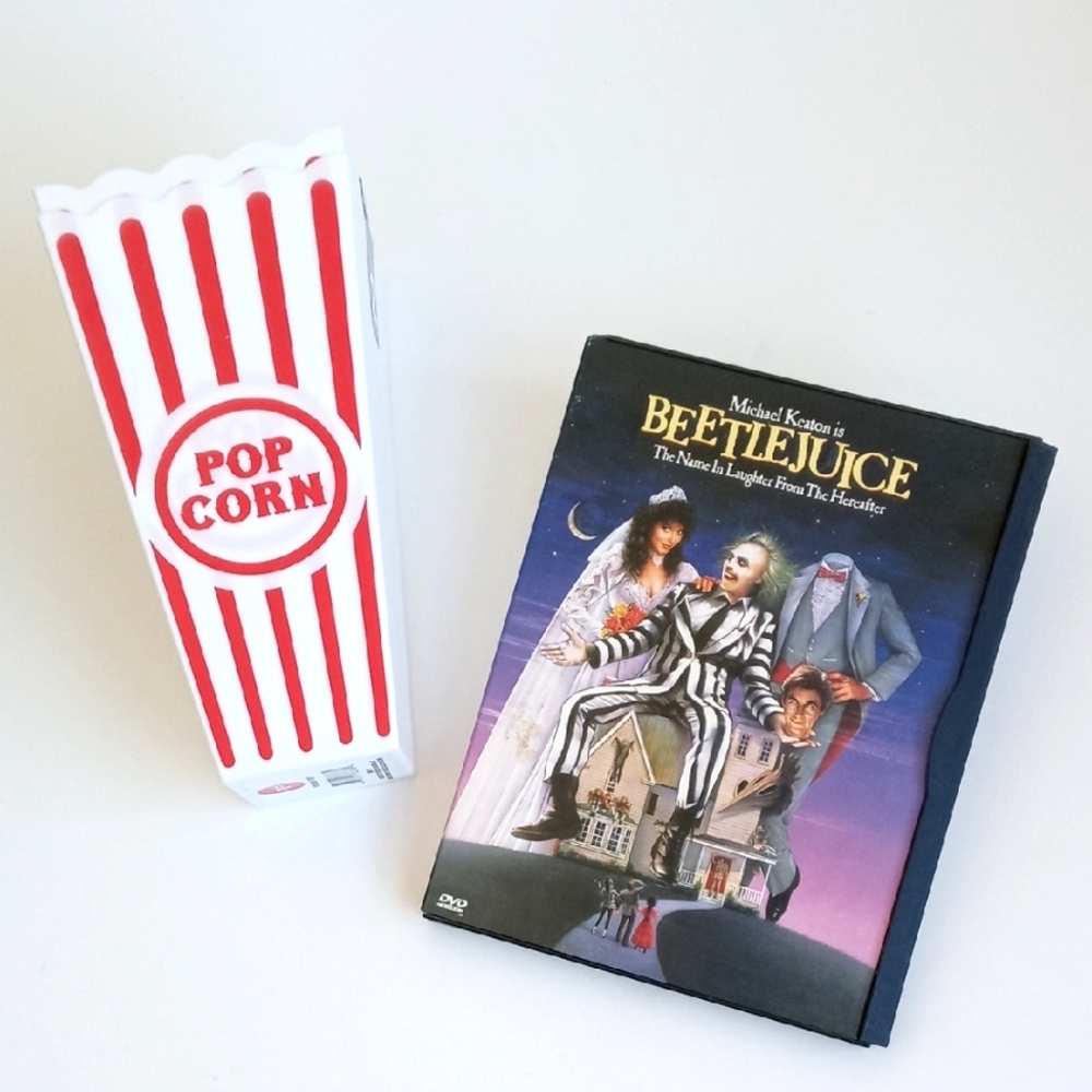 Beetlejuice DVD Movie & 2 New Popcorn Containers Wynona Ryder Catherine O’Hara - Picture 6 of 6